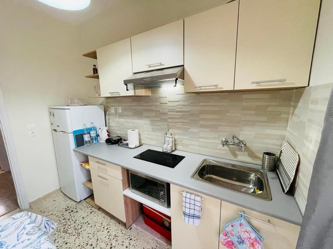 Apartament Αpartments In The Centre Loutráki Zewnętrze zdjęcie